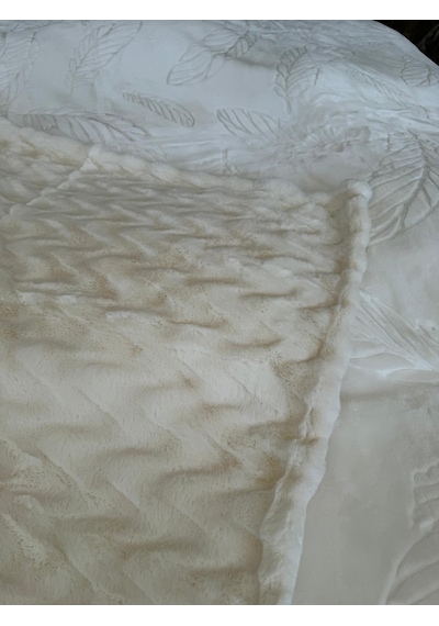 Aslan Bubble Çift Taraflı / Çift Katlı /çift Kişilik/ Lüx Battaniye/ 4,5 Kg / Modern / Şık / Çeyizlik Krem