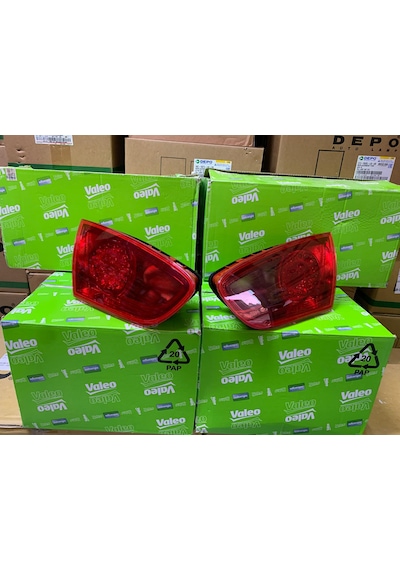 Seat Leon Makyajlı Kasa 2010-2013 Arası Valeo Sağ Ve Sol İç Stop Lambası 1p0945107f / 1p0945108f