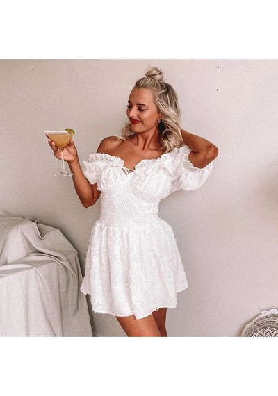 Fashion Cocktail Puff Kollu Tüylü Belden Lastikli Göğüs Bağlamalı Yazlık Doğal Bohem Şirin Yazlık Elbise Beyaz Fashion Cocktail Puff Kollu Tüylü Belden Lastikli Göğüs Bağlamalı Yazlık Doğal Bohem Şirin Yazlık Elbise Beyaz