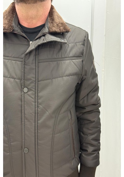 Santa Marco Muratti Dmctekstil Erkek Mrc-377 Hakim Yaka Spor Kesim Dar Kalıp Yakası Kürklü Kışlık Mont Koyu Kahverengi Santa Marco Muratti Dmctekstil Erkek Mrc-377 Hakim Yaka Spor Kesim Dar Kalıp Yakası Kürklü Kışlık Mont Koyu Kahverengi
