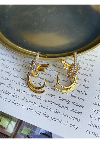 Pinery Jewels Zirkon Taşlı C Sallantılı Altın Kaplama Kadın Küpe Çifti Altın