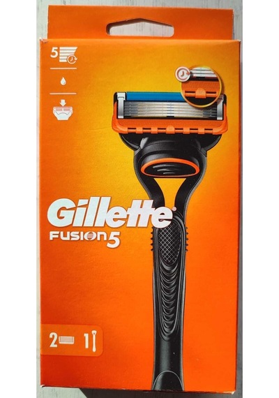 Gillette Fusion5 Tıraş Makinesi + Tıraş Jeli 200 ML