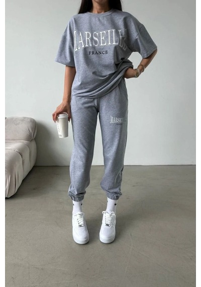 Marseille T-shirt Eşofman Altı Jogger - Gri Baskılı Alt Üst Eşofman Takımı Oversize Bisiklet Yaka Gri Marseille T-shirt Eşofman Altı Jogger - Gri Baskılı Alt Üst Eşofman Takımı Oversize Bisiklet Yaka Gri