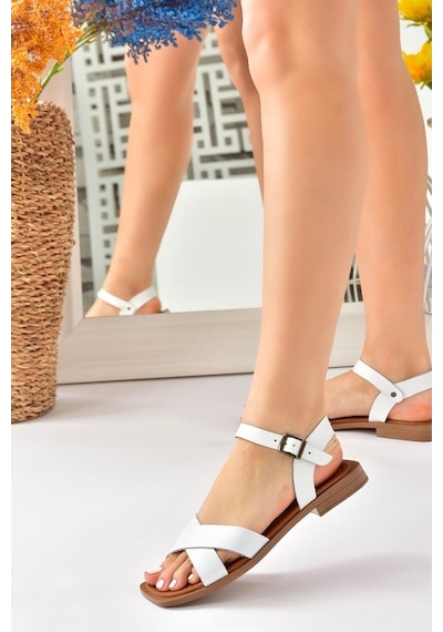 Fox Shoes Beyaz Hakiki Deri Çapraz Bantlı Günlük Kadın Sandalet