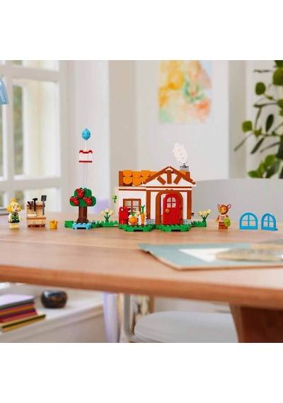 LEGO® Animal Crossing™ Isabelle Ev Ziyaretinde 77049 6+ Yaratıcı Oyuncak Yapım Seti - 389 Parça