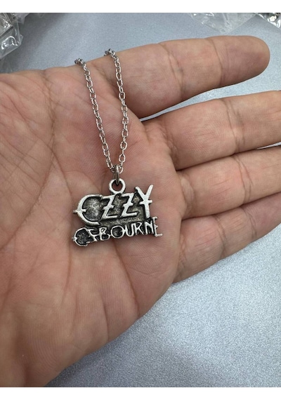 Ozzy Osbourne Logolu 60 Cm Metal Kolye Gümüş Renk Unisex Rock & Metal Tarzı Aksesuar Çok renkli