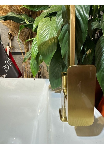 İsaoğlu Yapı Mat Gold Lavabo Bataryası Dore Fırçalanmış Gold Lavabo Musluğu Kare Tasarım Batarya Gold