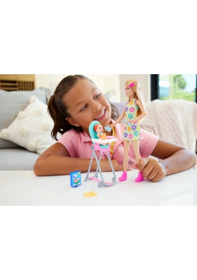 Barbie HTK35 Bebek Bakıcısı Skipper ve Aksesuarları Oyun Setleri