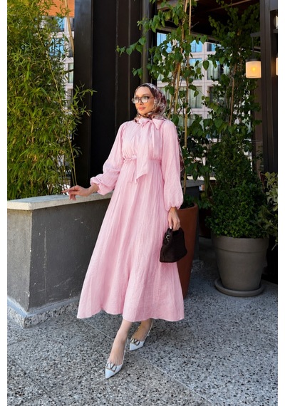 Riella Butik Eliz Fiyonk Detaylı Yazlık Tesettür Elbise Pembe