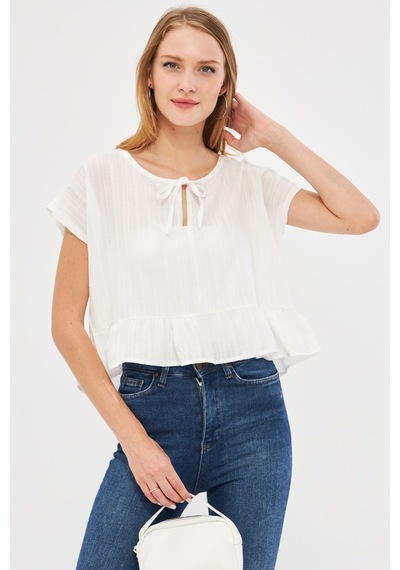Armonika Kadın Beyaz Yarasa Kol Yakası Bağlamalı Eteği Fırfırlı Oversize Crop Bluz Arm-24y001088 Armonika Kadın Beyaz Yarasa Kol Yakası Bağlamalı Eteği Fırfırlı Oversize Crop Bluz Arm-24y001088