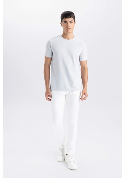 DeFacto Slim Fit Dar Kesim Bisiklet Yaka Basic Düz Kısa Kollu Tişört M6608AZ25SPGR91