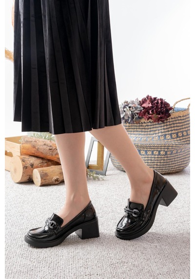 Asmi Shoes Kadın Nida Toka Detaylı 6 Cm Topuklu Loafer Ayakkabı Siyah Rugan Siyah