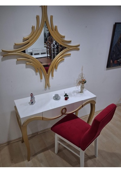 Dresuar Cnc Kabartma 90661 Model Aynalı Ahşap Sandalye Ayak Parlak Beyaz Gold Renk Beyaz - Gold Dresuar Cnc Kabartma 90661 Model Aynalı Ahşap Sandalye Ayak Parlak Beyaz Gold Renk Beyaz - Gold