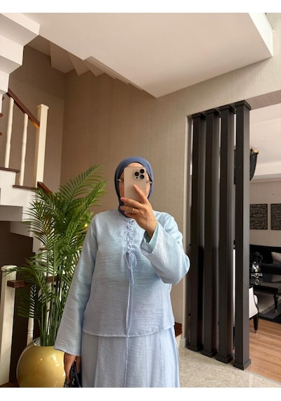 Zara Tensel Bağcık Detaylı Bluz Ve Çok Parçalı Astarlı Etek Takımı Bebe Mavisi & Bej