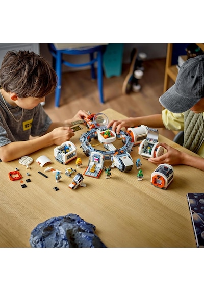 LEGO® City Modüler Uzay İstasyonu 60433 7+ Yaratıcı Oyuncak Yapım Seti - 1097 Parça