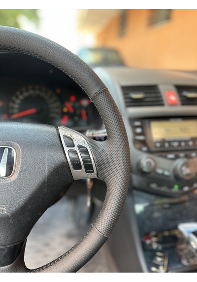 Honda Accord Araca Özel Direksiyon Kılıfı Derisi Sökülüp
