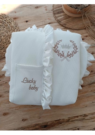 Yenidoğan Ultralüks Fermuarlı Ve Cepli Lucky Baby Nakışlı Bebek Battaniyesi Kundak Ekru Çok Renkli