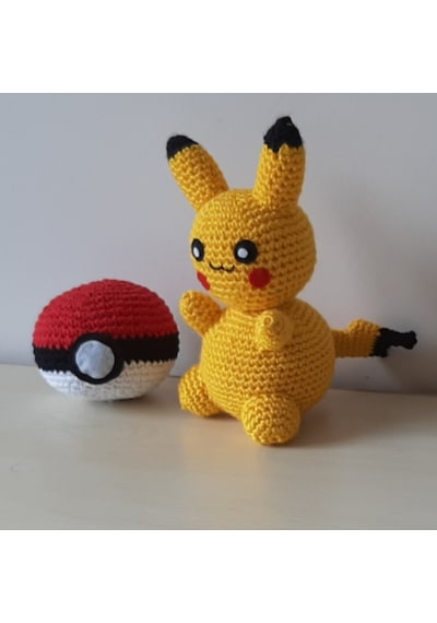 Amigurumi Oyuncak Pikaçu Ve Pokemon Topu