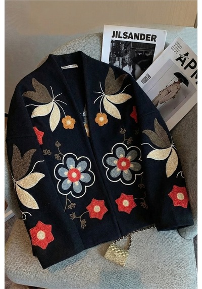 Femelle Siyah Nakış İşlemeli Vintage Kaşe Ceket