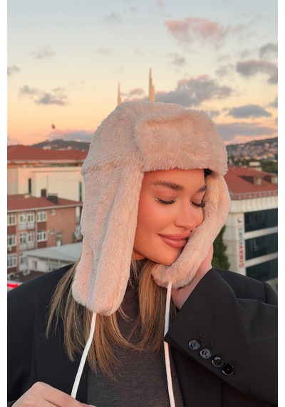 Mollycrush Kadın Bej Suni Kürk Peluş Tüylü Elit Ponponlu Şapka Bere Bej