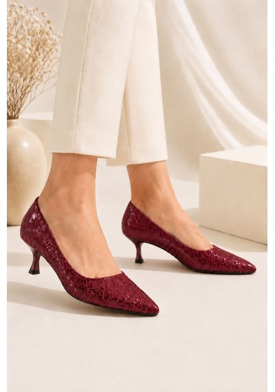 Dabab Shoes Leyla Kadın Bordo Sivri Burun Dantel Desenli 5 Cm İnce Topuklu Stiletto Ayakkabı Dabab Shoes Leyla Kadın Bordo Sivri Burun Dantel Desenli 5 Cm İnce Topuklu Stiletto Ayakkabı
