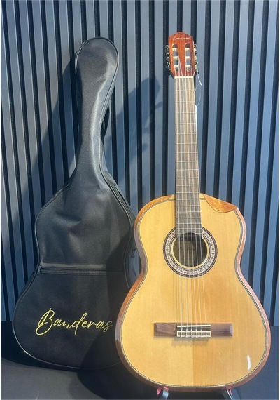 Elegante Gitar Maun Yan Ve Flato