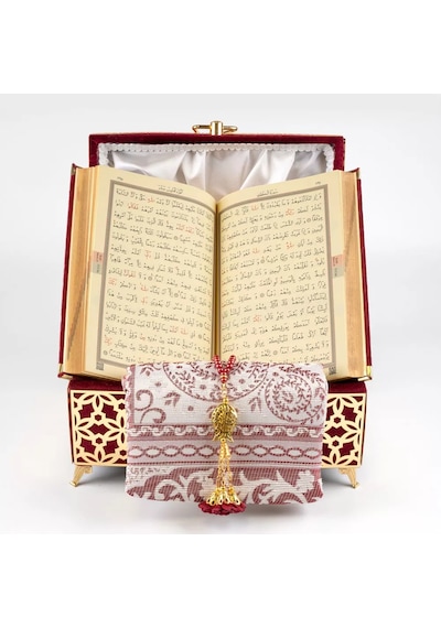 Desenli Kutu Çeyizlik, Seccade + Tesbih + Kuran Hediye Seti Hafız Boy, Kadife, Bordo, Elif-vav Bordo