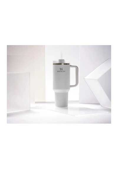 Stanley Kişiselleştirilebilir Quencher Pipetli Paslanmaz Çelik Vakum Yalıtımlı Termos Bardak 1.18 L Özel İsimli Beyaz