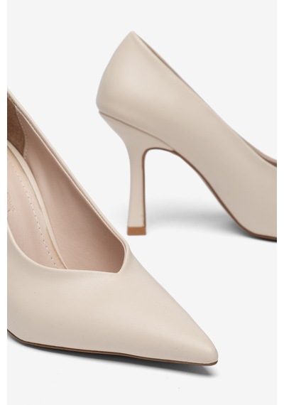 Dilimler Ayakkabı Büyük Numara Kadın İnce Topuklu Stiletto Ayakkabı Bej Sivri Burun V Yüz-5355 Dilimler Ayakkabı Büyük Numara Kadın İnce Topuklu Stiletto Ayakkabı Bej Sivri Burun V Yüz-5355