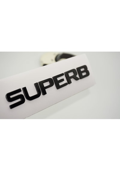 Dk Tuning Skoda Superb Bagaj Yeni Nesil Parlak Siyah Yazı Logo Ar