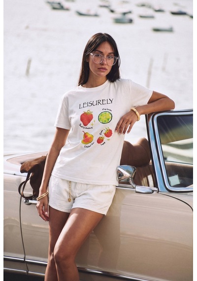 it's basic Kadın Beyaz Meyve Baskılı Bol Kesim Tasarım T-shirt