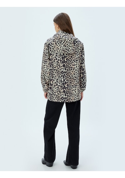 Koton Leopar Desenli Yağmurluk Kapüşonlu Cepli Çıt Çıt Düğmeli Bej Desenli 5wak00283ew Ekru Koton Leopar Desenli Yağmurluk Kapüşonlu Cepli Çıt Çıt Düğmeli Bej Desenli 5wak00283ew Ekru