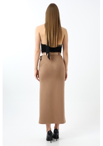 Gugus Kadın Süet Kuamaş Trend Model Uzun Kemerli Fermuar Kapamalı Yırtmaçlı 92 Cm Maxi Boy Etek Bej Gugus Kadın Süet Kuamaş Trend Model Uzun Kemerli Fermuar Kapamalı Yırtmaçlı 92 Cm Maxi Boy Etek Bej