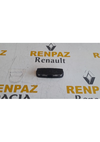 Audi A3 Arka Tavan Lambası 8V0947111A