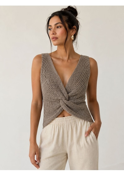 Neden Tekstil Twist Knot Detaylı Premium Kadın Triko Bluz V Yaka Örgü Dokulu Şık Crop Tasarım - Bej