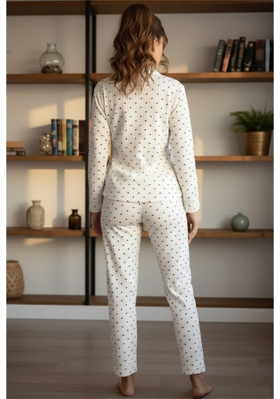 Siyah İnci Yumuşak Tuşe Kışlık Fitilli Düğmeli Pamuklu Örme Pijama Takım 7980 Ekru Siyah Kalp Siyah İnci Yumuşak Tuşe Kışlık Fitilli Düğmeli Pamuklu Örme Pijama Takım 7980 Ekru Siyah Kalp