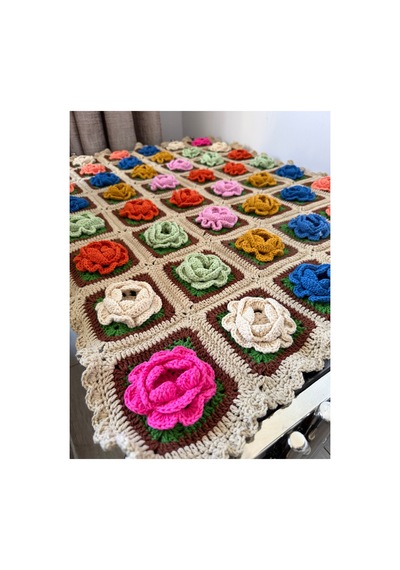 Gül Desenli Bebek Battaniyesi Bej