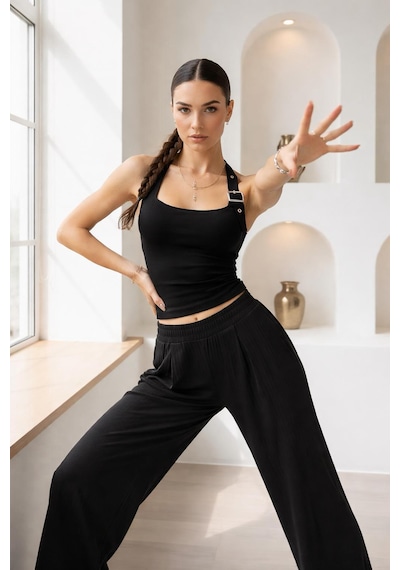 Halter Yaka Demir Toka Detaylı Crop Top Body Siyah
