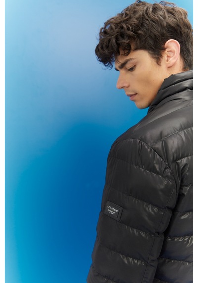 Lee Regular Fit Normal Kesim Dik Yaka Siyah Şişme Mont L222378001 Siyah Lee Regular Fit Normal Kesim Dik Yaka Siyah Şişme Mont L222378001 Siyah