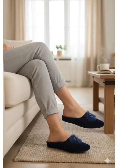 Biocomfort Kadın Lacivert Peluş Ponponlu Kadife Ev Ve Çeyiz Terliği - Şık Ve Rahat Lacivert Biocomfort Kadın Lacivert Peluş Ponponlu Kadife Ev Ve Çeyiz Terliği - Şık Ve Rahat Lacivert