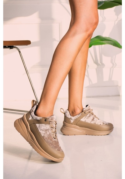 Yeni Bej - Kadife Dolgu Taban Sneaker Model 440583 Bej