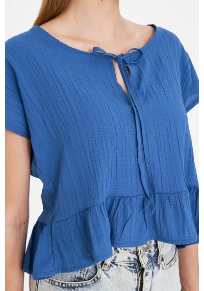 Armonika Kadın Koyu Mavi Yarasa Kol Yakası Bağlamalı Eteği Fırfırlı Oversize Crop Bluz Arm-24y001088 Armonika Kadın Koyu Mavi Yarasa Kol Yakası Bağlamalı Eteği Fırfırlı Oversize Crop Bluz Arm-24y001088