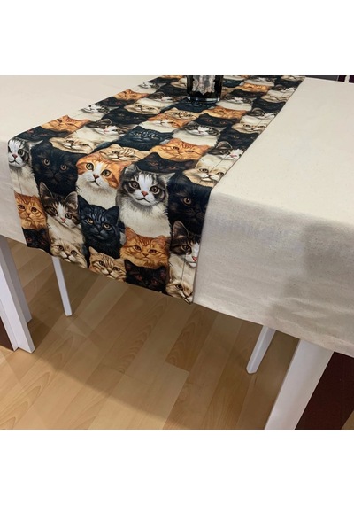 Kedi Desenli, Yüksek Kaliteli Dijital Baskılı Runner, Dayanıklı, Modern Tasarım 40x150 Cm Çok Renkli