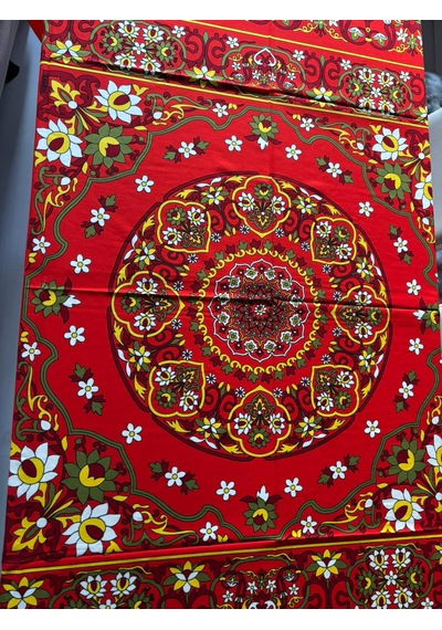 Kolay Temizlenebilir Renkli Cıvıl Cıvıl Desenli Masa Örtüsü 170x170 Cm Turuncu