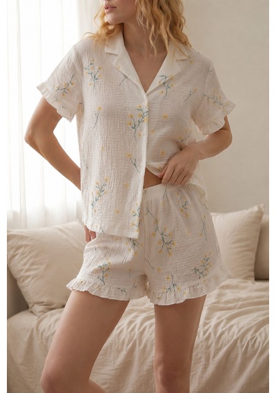 Çiçek Desenli Fırfır Detaylı Şortlu Pijama Takımı 8075 Çok Renkli