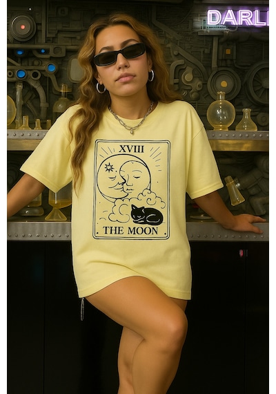 The Moon Baskılı Oversize Unisex Tişört Sari