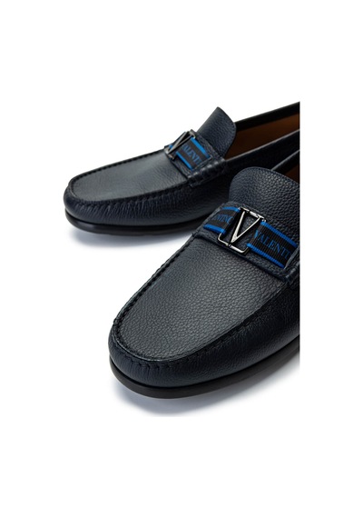 Valentino Valentıno Erkek Hakiki Deri Mavi Loafer Ayakkabı 667 2088 Erk Ayk Y23 Dark Blue Siyah Valentino Valentıno Erkek Hakiki Deri Mavi Loafer Ayakkabı 667 2088 Erk Ayk Y23 Dark Blue Siyah