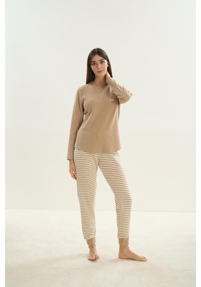 Sevim Kadın V Yaka Uzun Kol Bej Pijama Takım C0t8n0o61 001 Sevim Kadın V Yaka Uzun Kol Bej Pijama Takım C0t8n0o61 001
