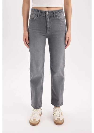 DeFacto Comfort Straight Yüksek Bel Bilek Boy Jean Yıkamalı Pantolon E3413AXNSNM36