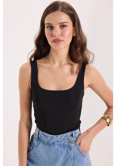 Tudors Kadın Slim Fit Dar Kesim Askılı Kare Yaka Sırtı Açık Sandy Kumaş Çıtçıtlı Siyah Body-51246 Tudors Kadın Slim Fit Dar Kesim Askılı Kare Yaka Sırtı Açık Sandy Kumaş Çıtçıtlı Siyah Body-51246